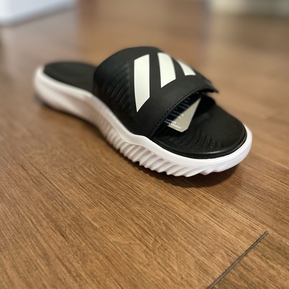Unisex Adidas Alphabounce slides size 7 and 8 (men’s size mesure) - Picture 5 of 5